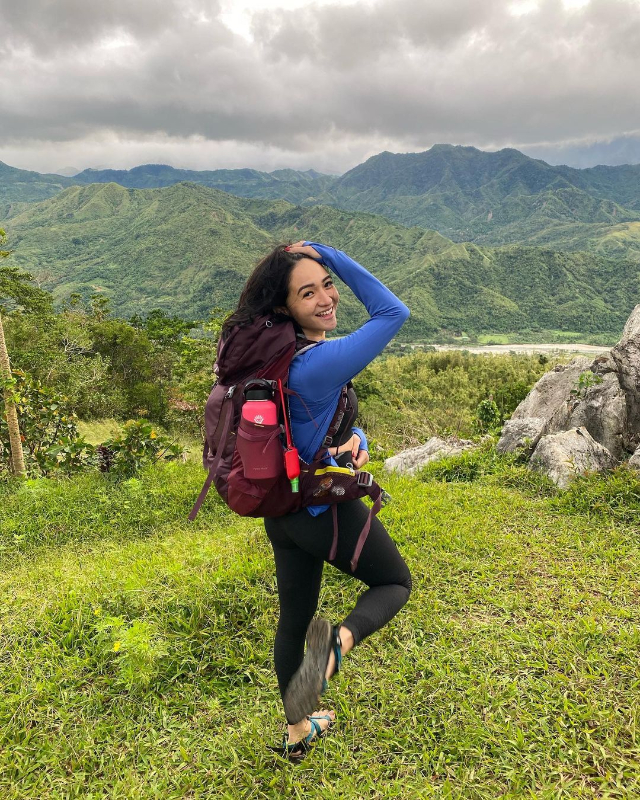 angel dei hiking hiking outfit celebrity ootd