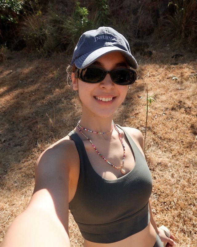 Look: Chic And Functional Hiking Outfit Ideas