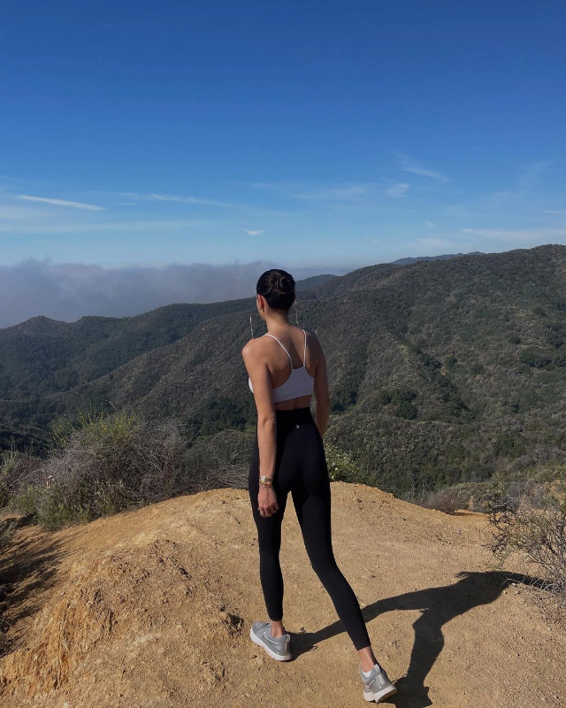kelsey merritt  hiking hiking outfit celebrity ootd