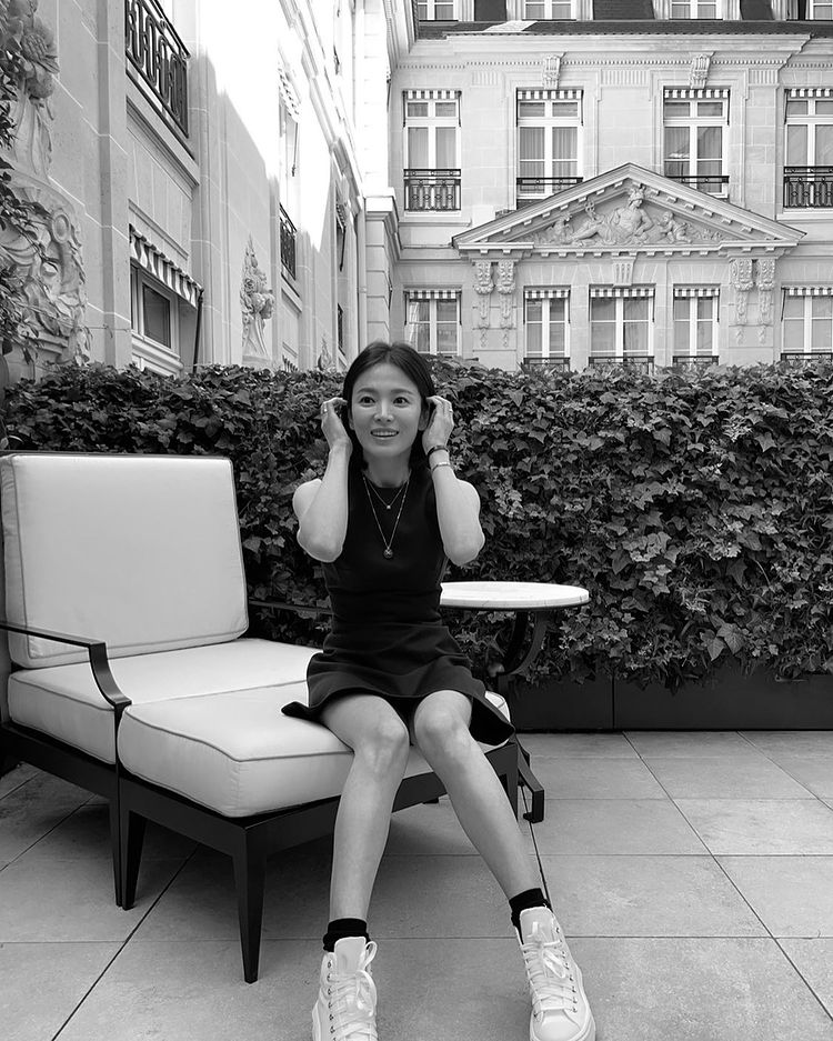 LOOK: Heart Evangelista meets Song Hye-kyo in Paris