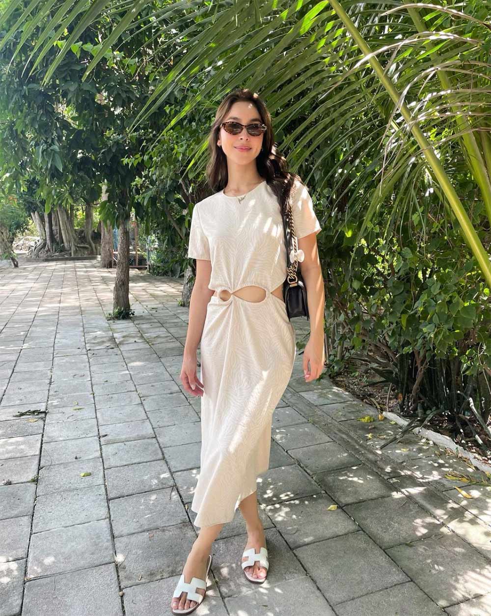julia barretto casual outfit in thailand