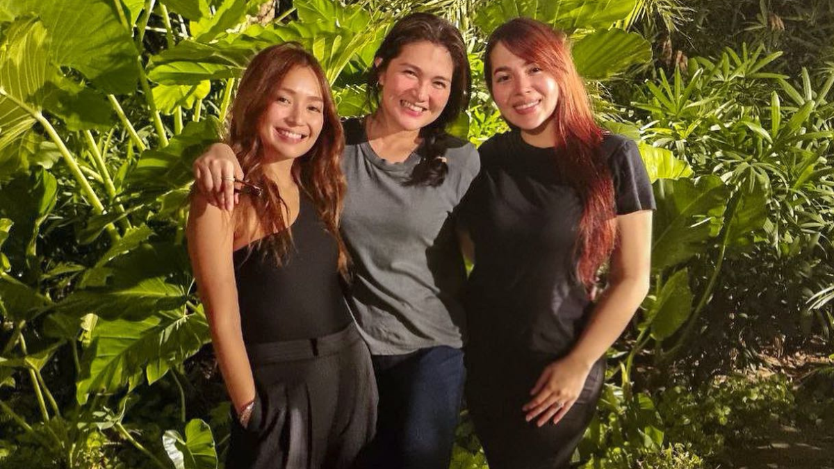 We Love Kathryn Bernardo And Julia Montes' Matching All-black Ootds At The 