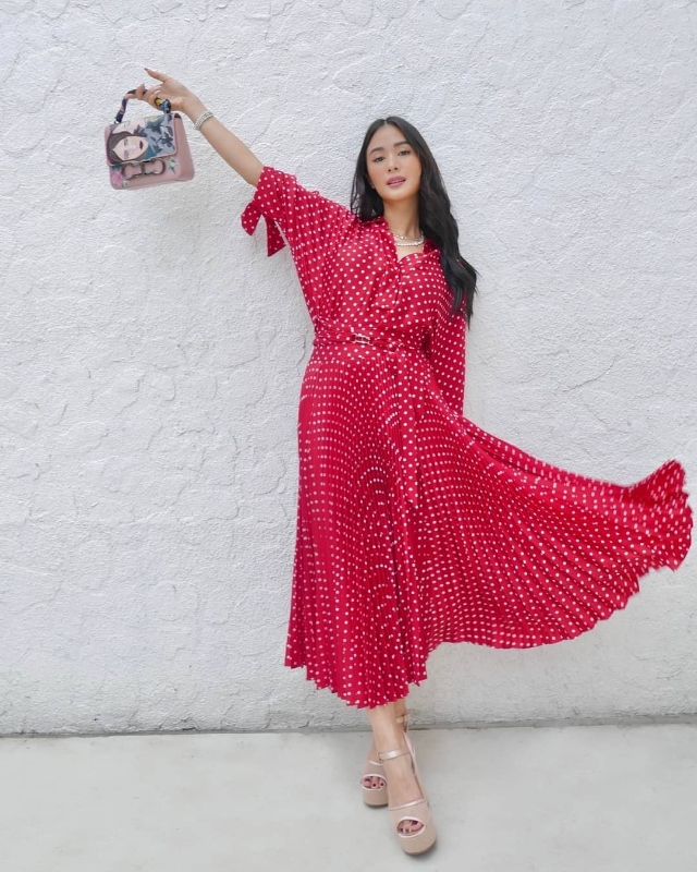 heart evangelista celebrity outfit influencer ootd pleated dress outfit