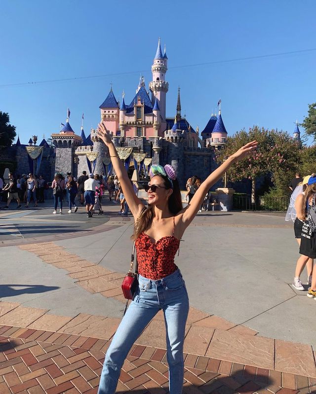 kelsey merritt amusement park ootd celebrity outfit