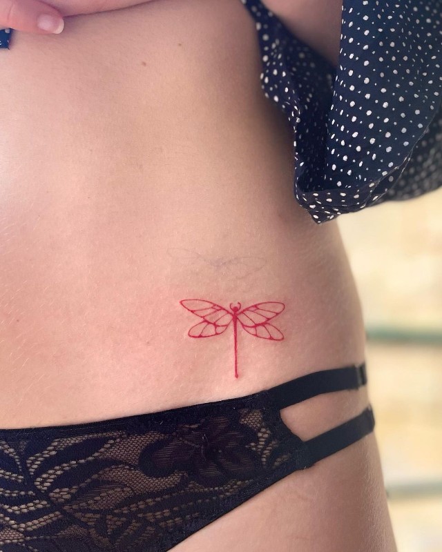 10 Sexy Minimalist Tattoo Ideas To Try On Your Bikini Line