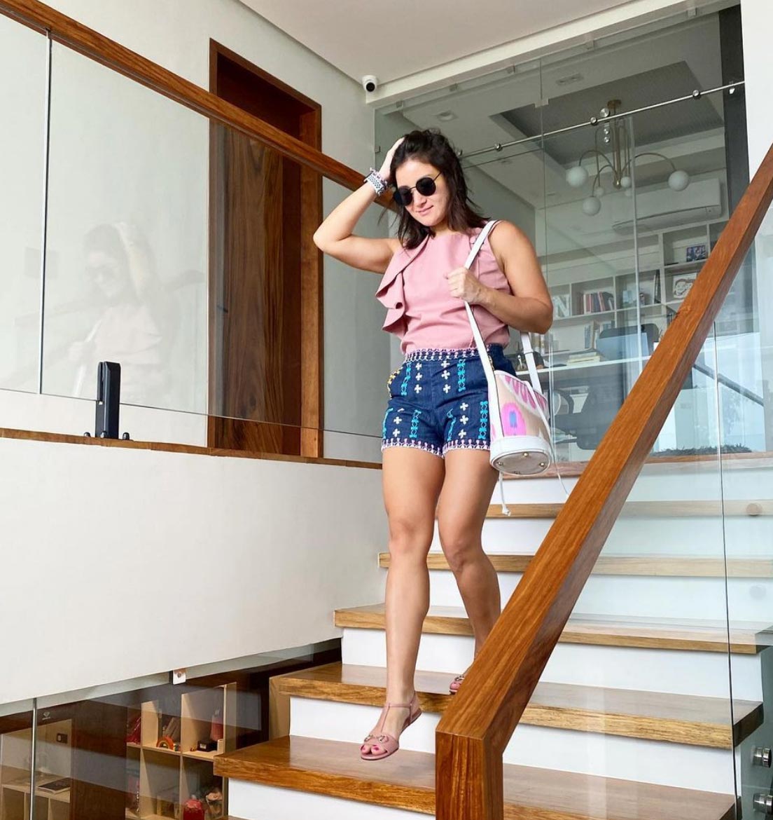 camille prats stylish outfit