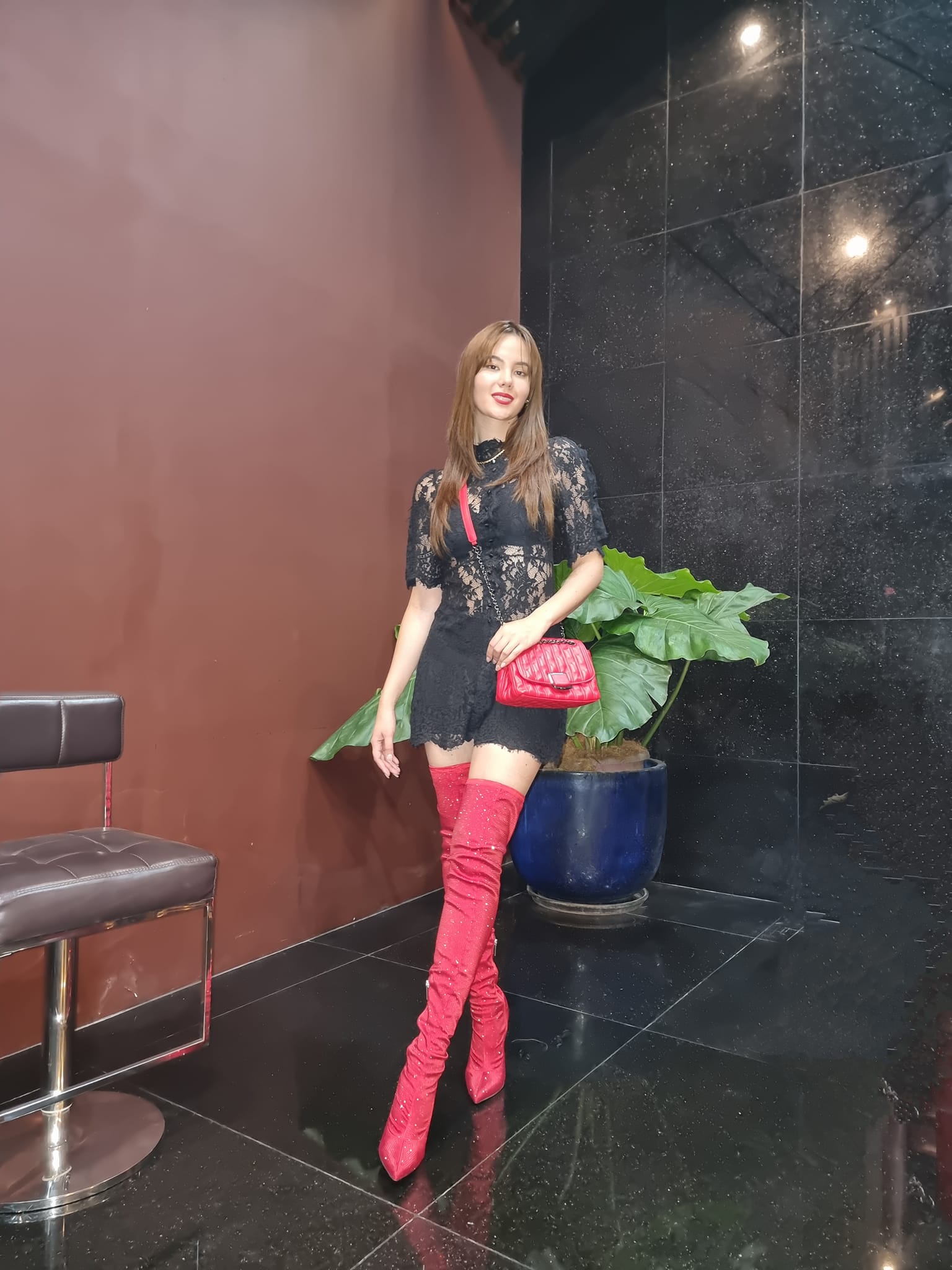 Catriona Gray Wore a Sultry Red & Black Outfit at Ne-Yo Concert ...