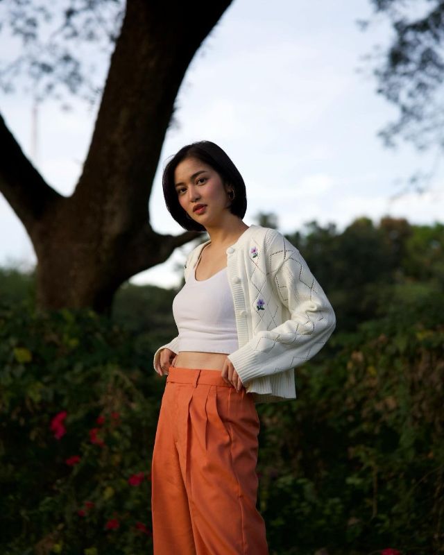 LOOK: Charlie Dizon's OOTDs Shot by Carlo Aquino | Preview.ph