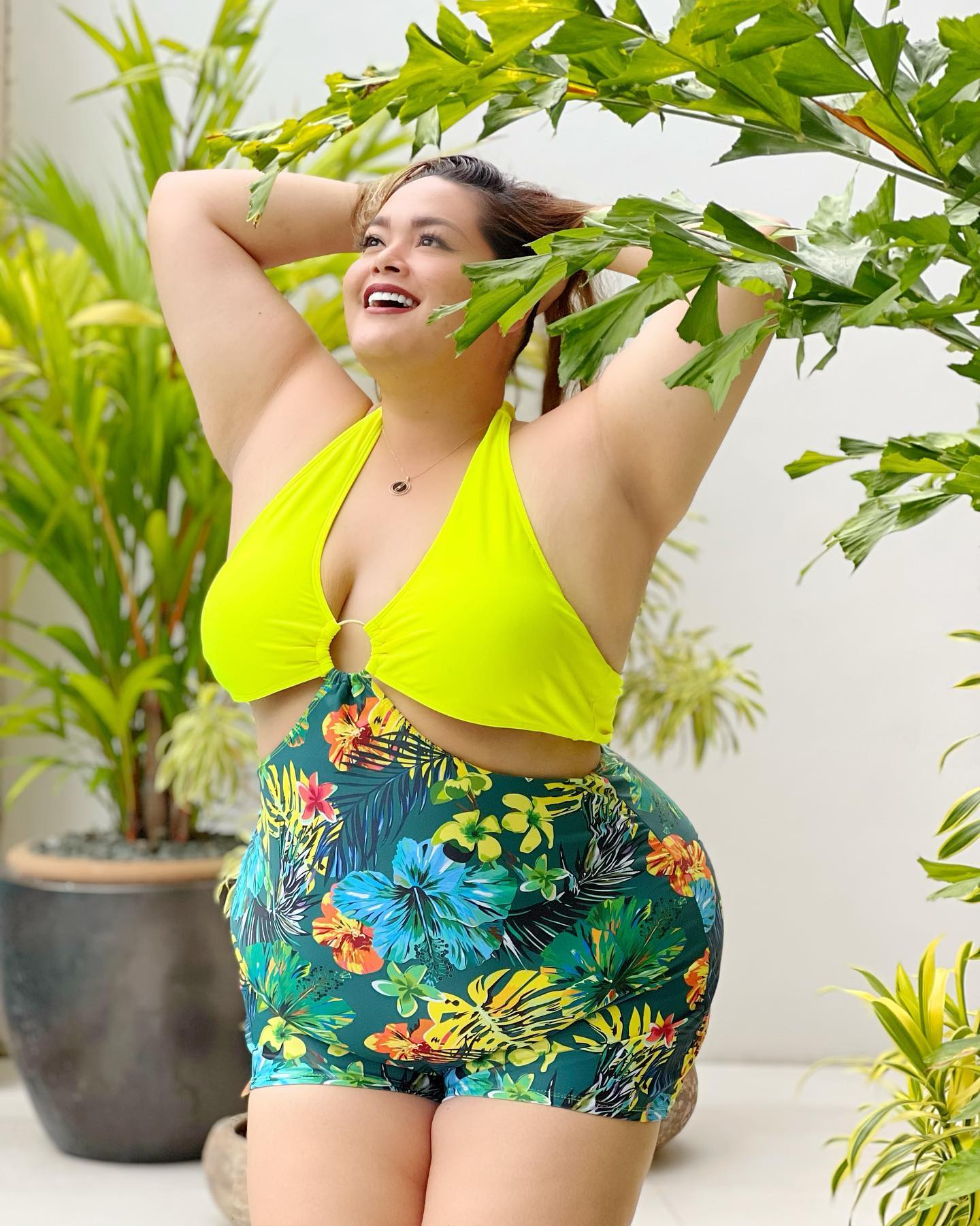 Look Cai Cortez Flaunts Her Curves In Stunning Swimsuit Ootds