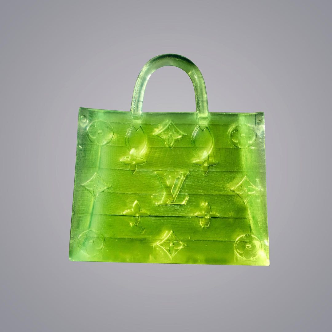 Louis Vuitton : Trash-Bag Purse