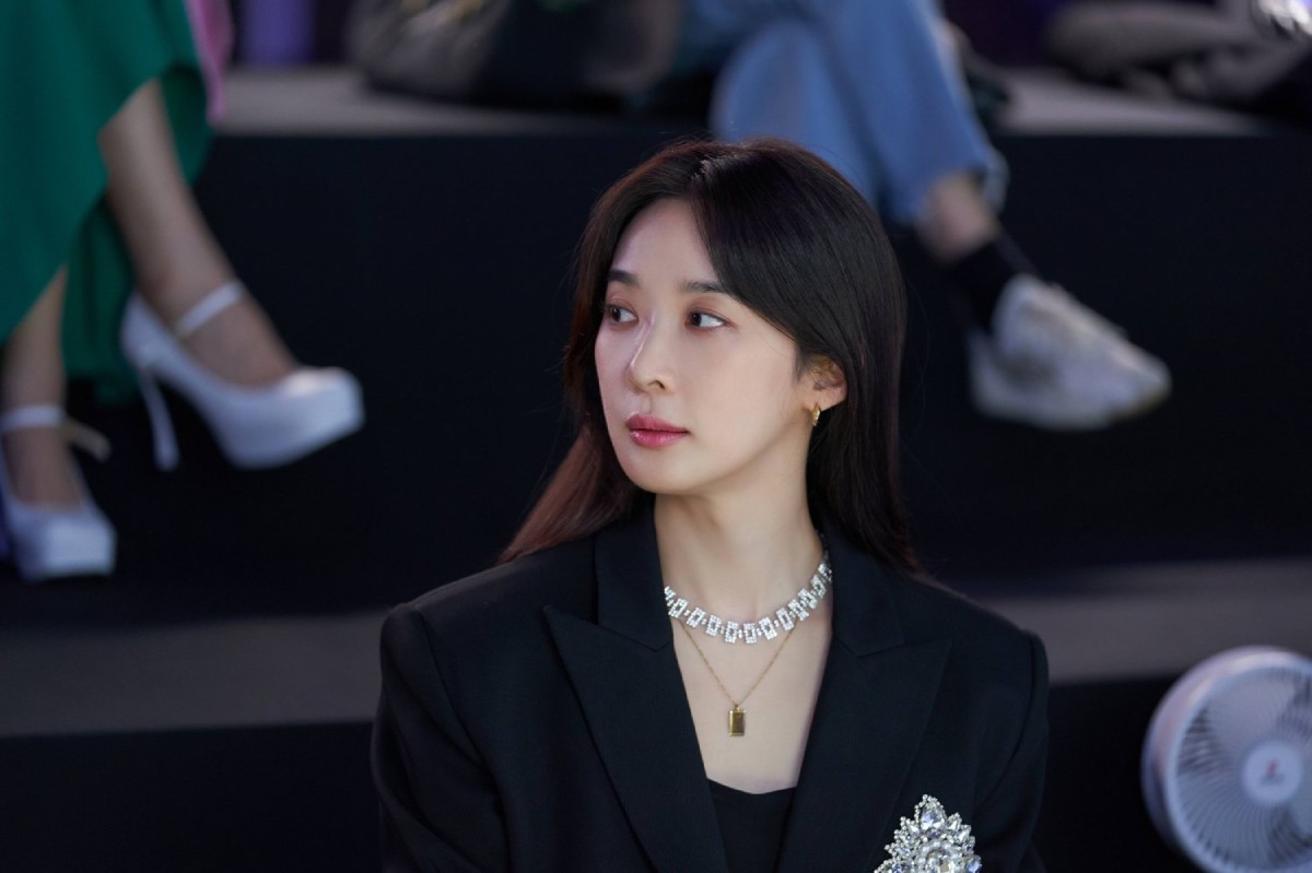 what-you-need-to-know-about-the-netflix-k-drama-celebrity-preview-ph