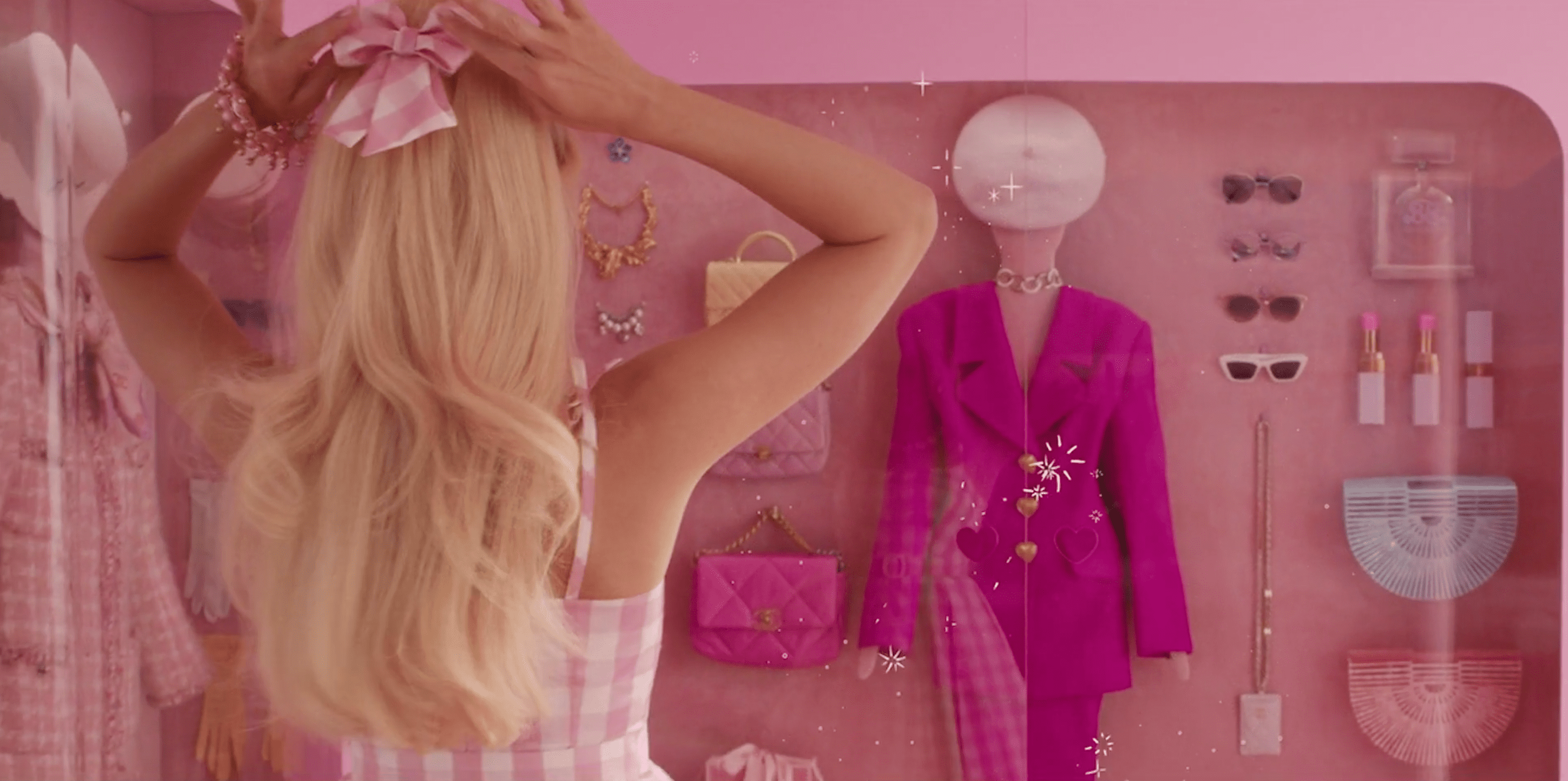 Margot Robbie Wears an Archival Chanel Look in 'Barbie' Once Worn by  Claudia Schiffer