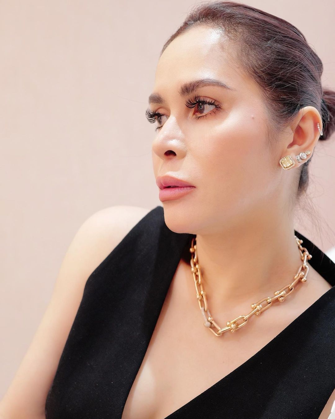 Preview gives Jinkee Pacquiao her most stunning makeover to date