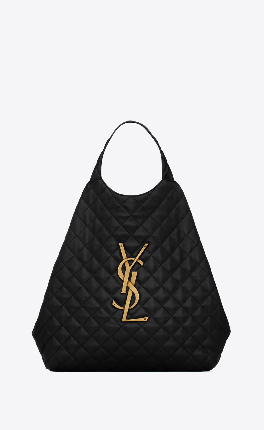 Look: Alexa Ilacad's New Fendi Baguette Bag