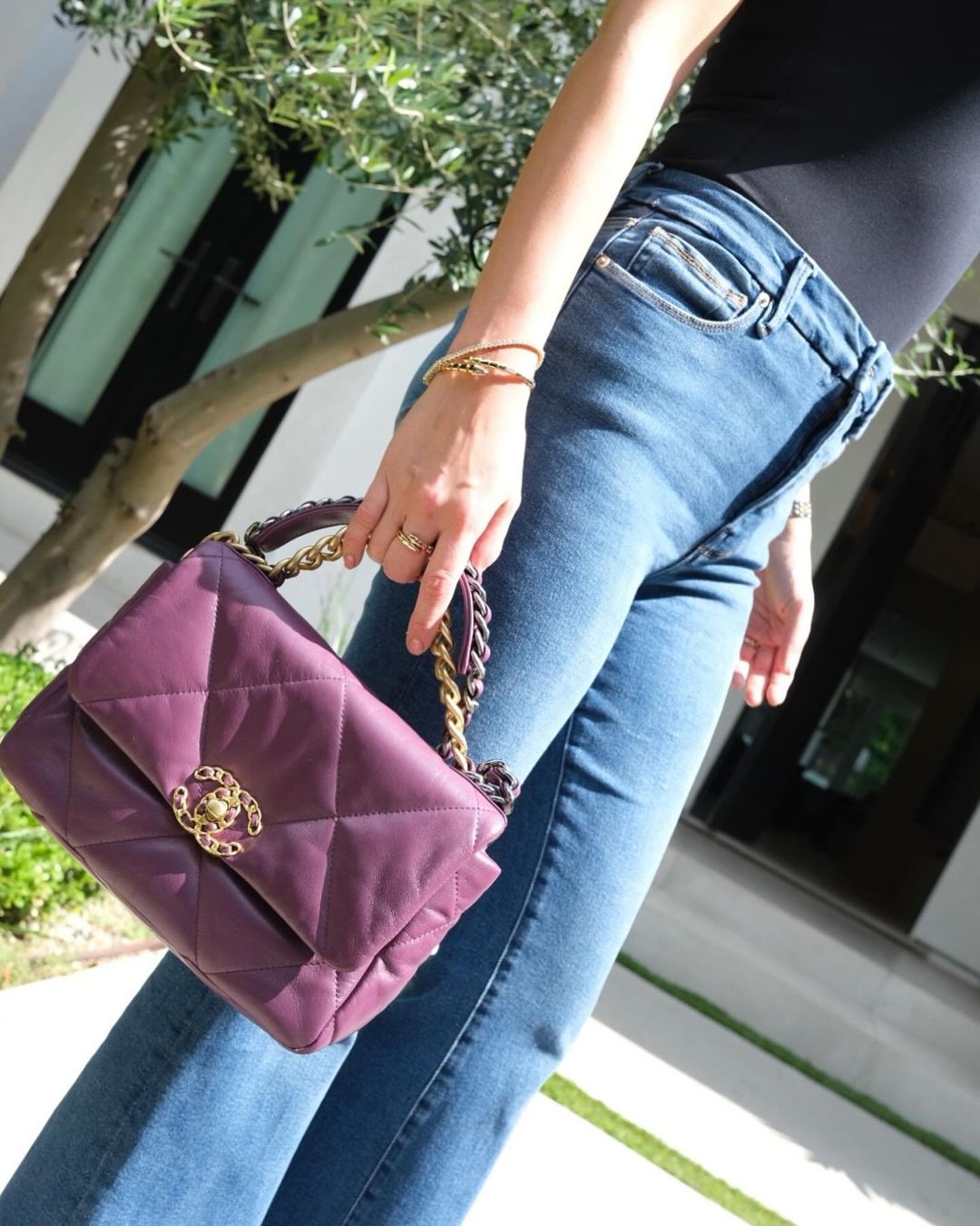 Pia Wurtzbach's designer bag is simple and sleek