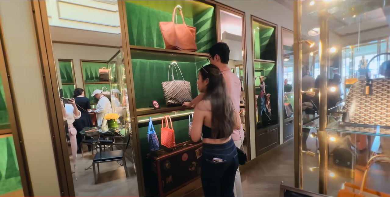 Small Laude Buys Daughter Allison A Goyard As Her School Bag