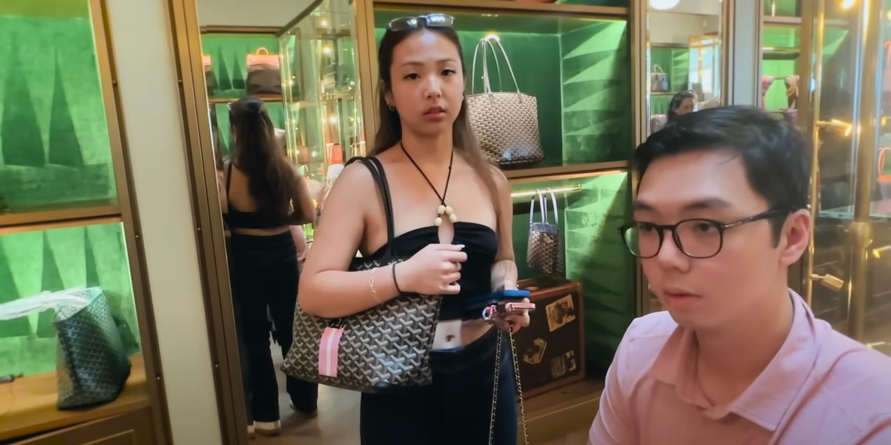 Small Laude Buys Daughter Allison A Goyard As Her School Bag