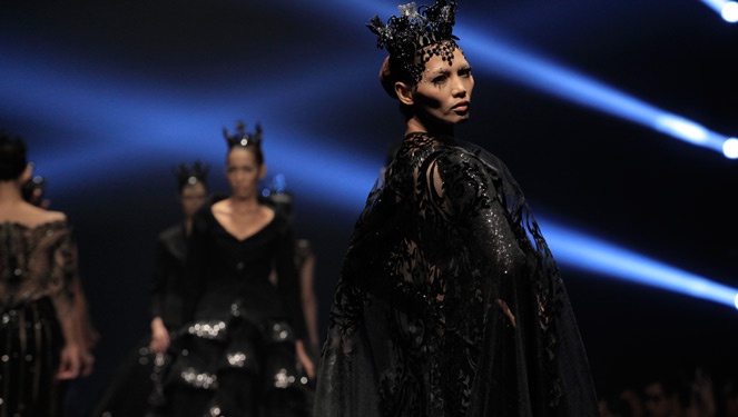 Phfw Holiday 2013 Day 1 Review: Michael Cinco