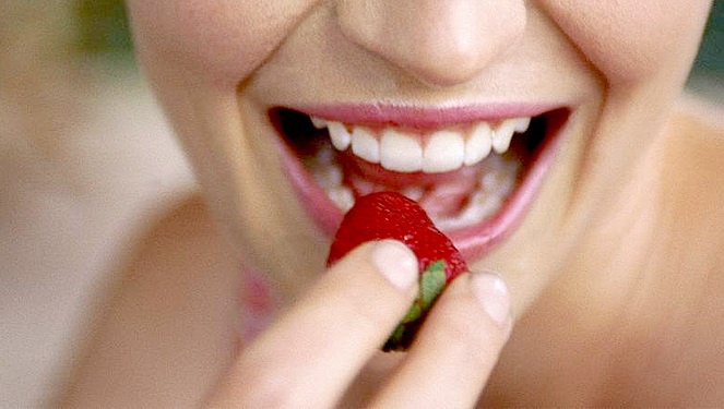 8 Tips To Whiter Teeth