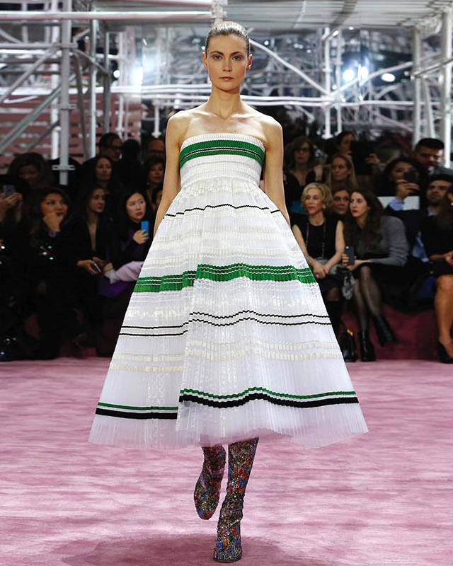 Dior S Haute Couture Spring Summer 15 Collection Reminds Us Of Cake