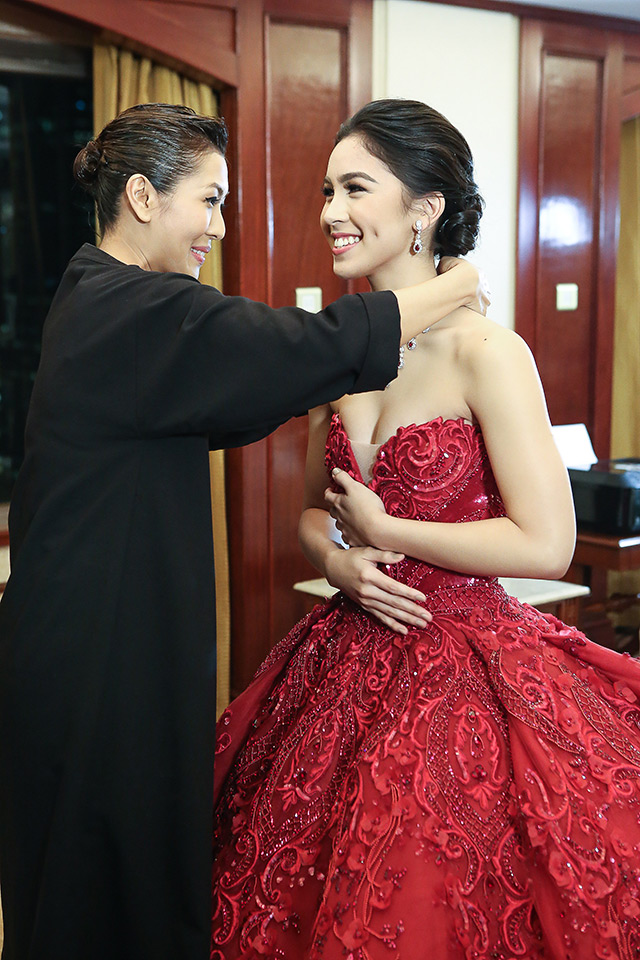 julia barretto red dress