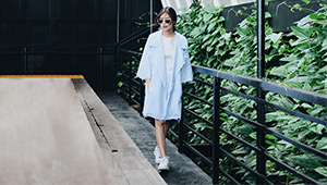 5 Bloggers Who Rocked White Sneakers This Week