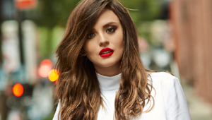 10 Things We've Learned From Celebs Who Can Pull Off The Red Pout