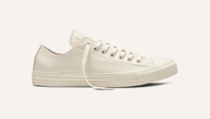 We're Going Crazy Over This New Pair Of White Sneakers