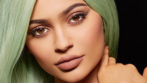 Learn 3 Easy Makeup Hacks From Kylie Jenner