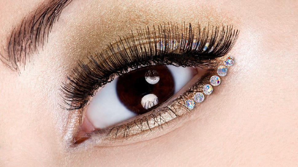 The Bejeweled Eyeliner Looks You Should Try