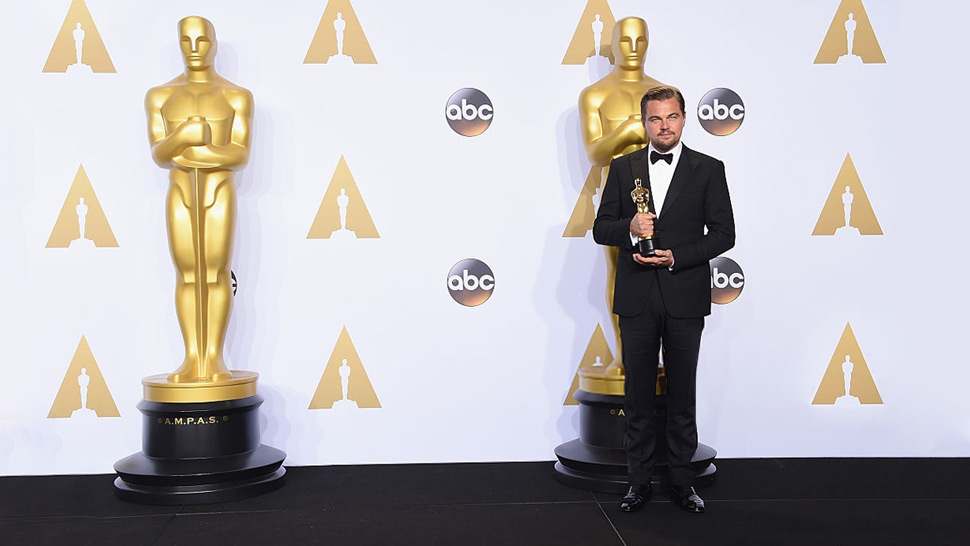 Leonardo DiCaprio Finally Bags His First Academy Award
