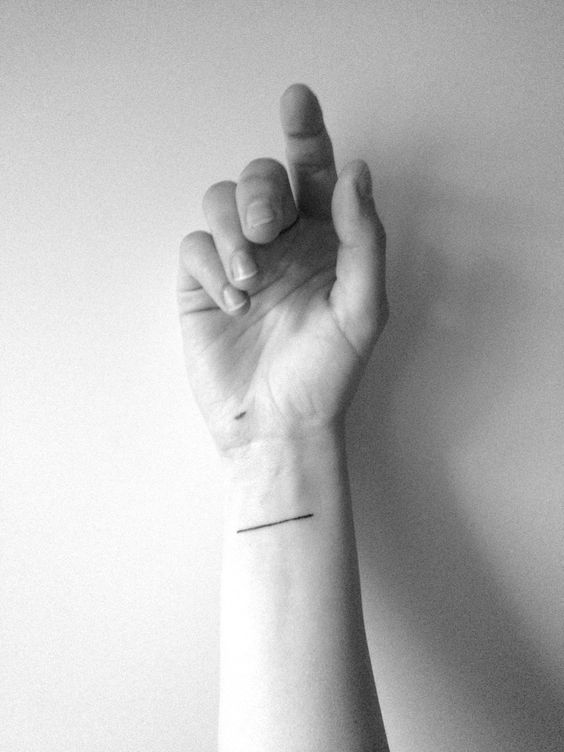 22 Minimalist Tattoo Ideas for the Fashion Girl | Preview