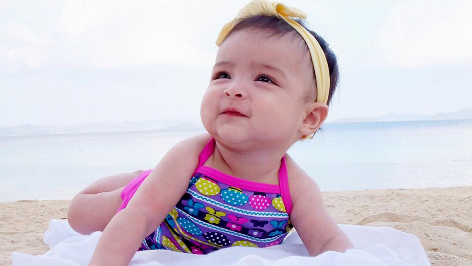 6 Celebrity Babies And Their Cute Beach Outfits