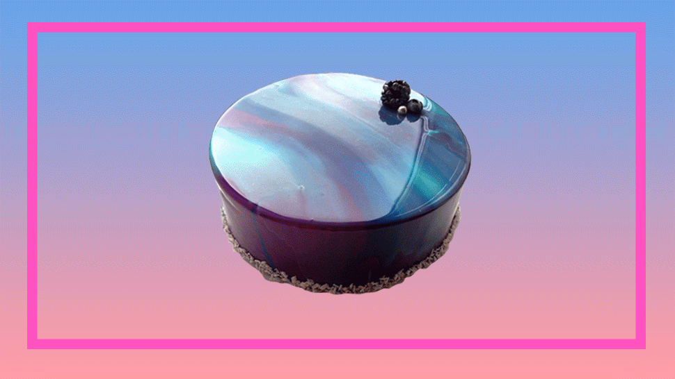 These Marble Mirror Cakes Are Breaking the Internet