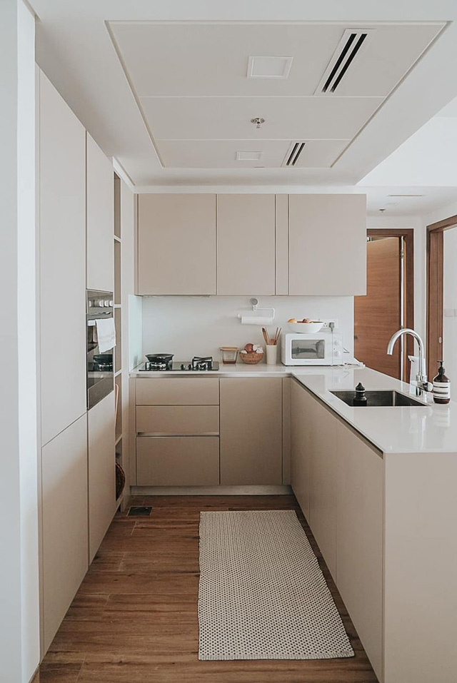 This Homeowner's Minimalist Kitchen Will Inspire You to Declutter