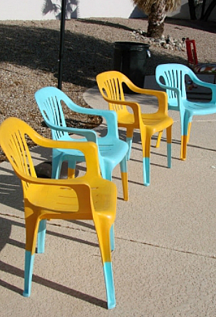 Paint for outlet plastic chairs