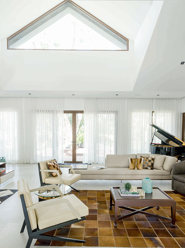 5 Ways To Maximize Double Height Ceilings