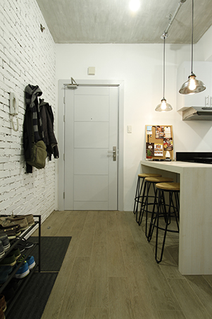 A 38sqm Minimalist Industrial Condo Unit