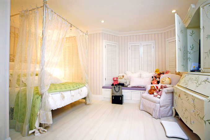Soft hues and classic furniture for Anne Curtis's Home | RL