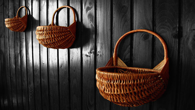 Practical geflammter Basket Wood/a help at home by Modern 