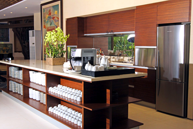 Asian Tropical Design changes Manny Villar's Family Home | RL