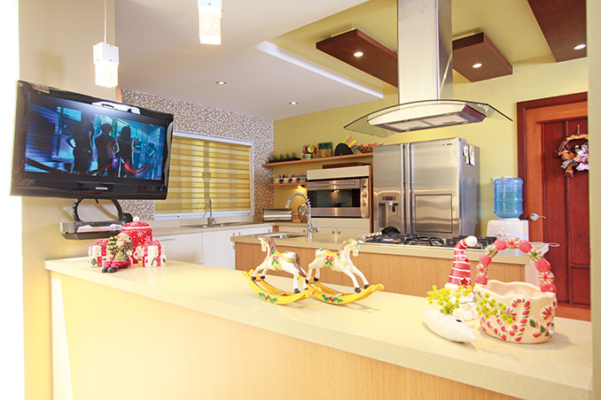 Modern Meets Classic Style In Kim Chiu S Quezon City Home