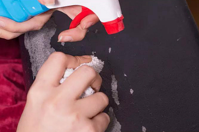 Here S An Easy Fix For A Peeling Leather Couch