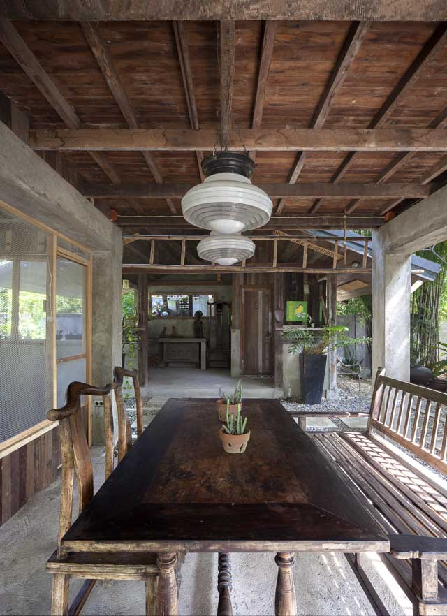 A Filipino Bahay Kubo With Modern Industrial Touches This also helps deter termites from easily reaching the wooden portions of the bahay kubo. a filipino bahay kubo with modern