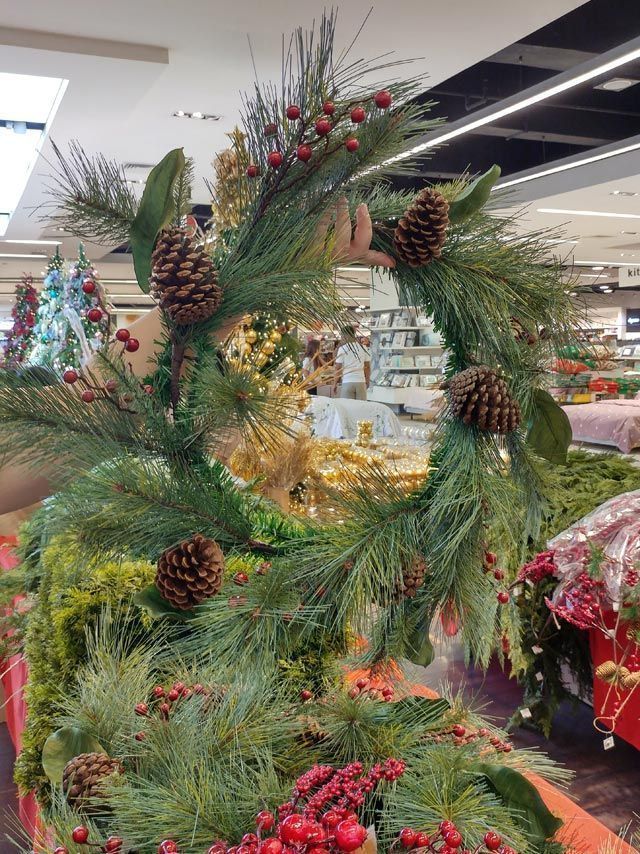 Louis Vuitton Christmas tree in Greenbelt Makati Christmas 2022 Philippines  