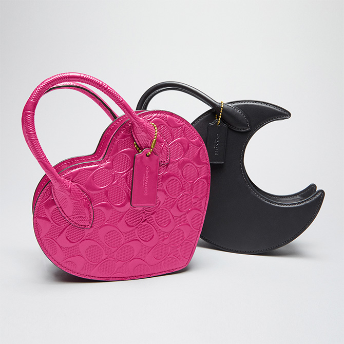 The gate ftw 🙌 This Louis Vuitton Coeur Heart Bag is roomier than it , Louis Vuitton Bag