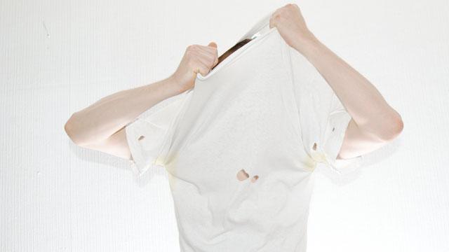 4 Signs It’s Time to Let Your Ratty T-Shirt Go