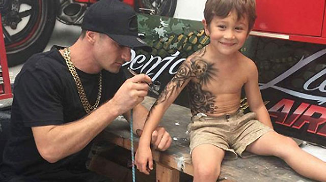 This Airbrush Artist Gave Sick Kids A Good Dose of Awesomeness