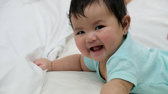 Top of the Morning: John Prats Takes Photos of Daughter's 5th-Month Milestone