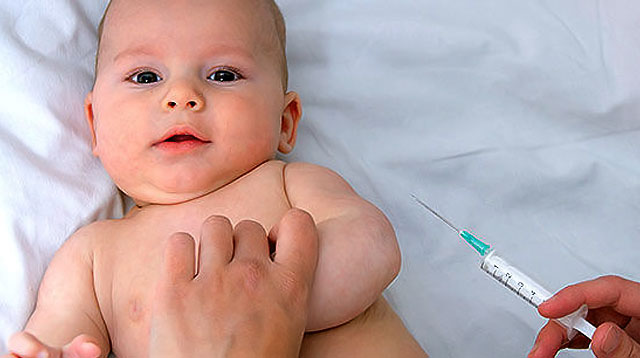Nursing Your Baby While He Gets an Injection May Ease His Pain